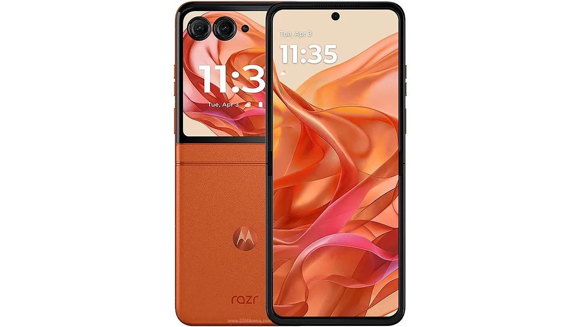 Motorola Razr 50, celular dobrável no formato concha, aberto e fechado