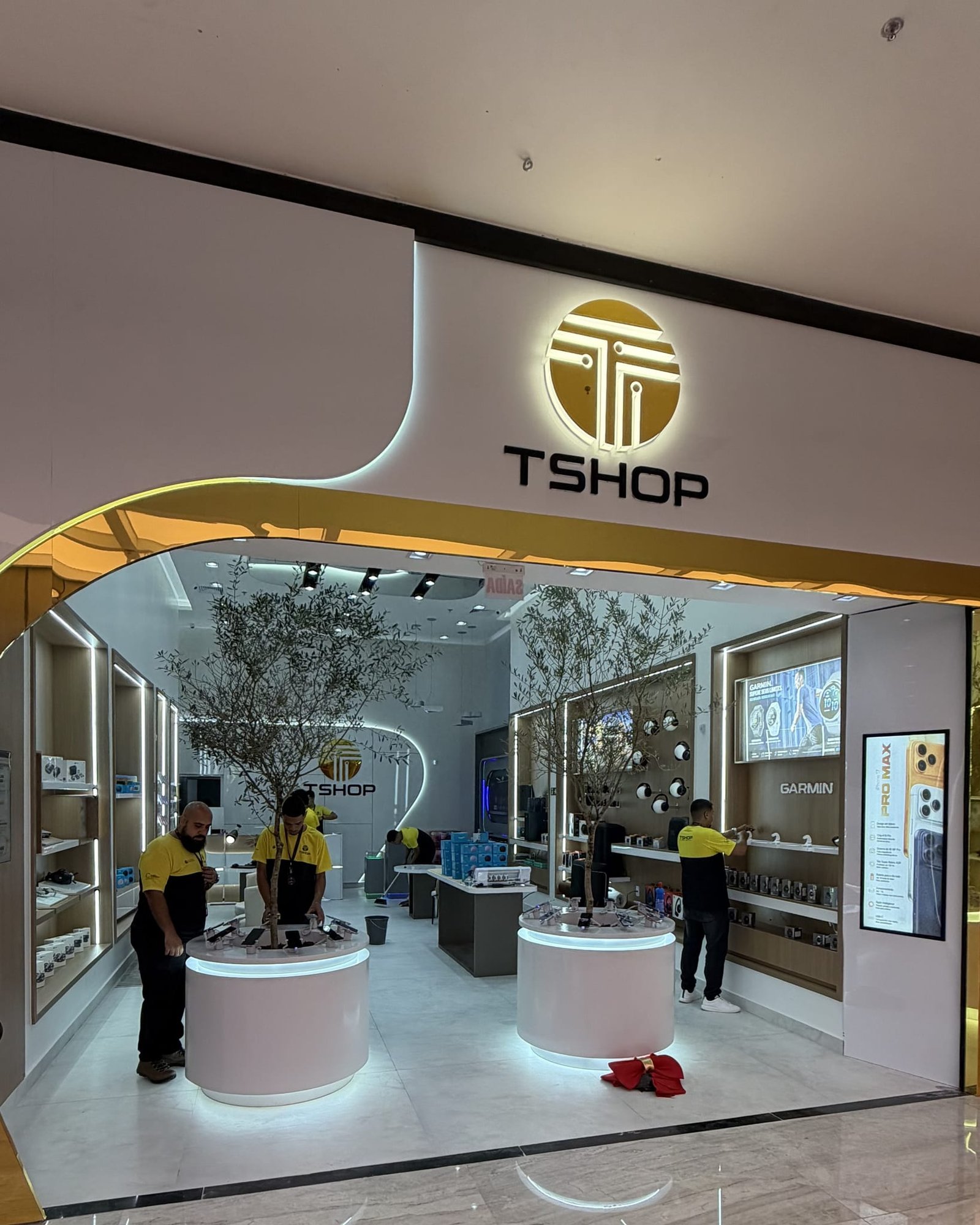TShop Manhattan Shopping — Águas Claras